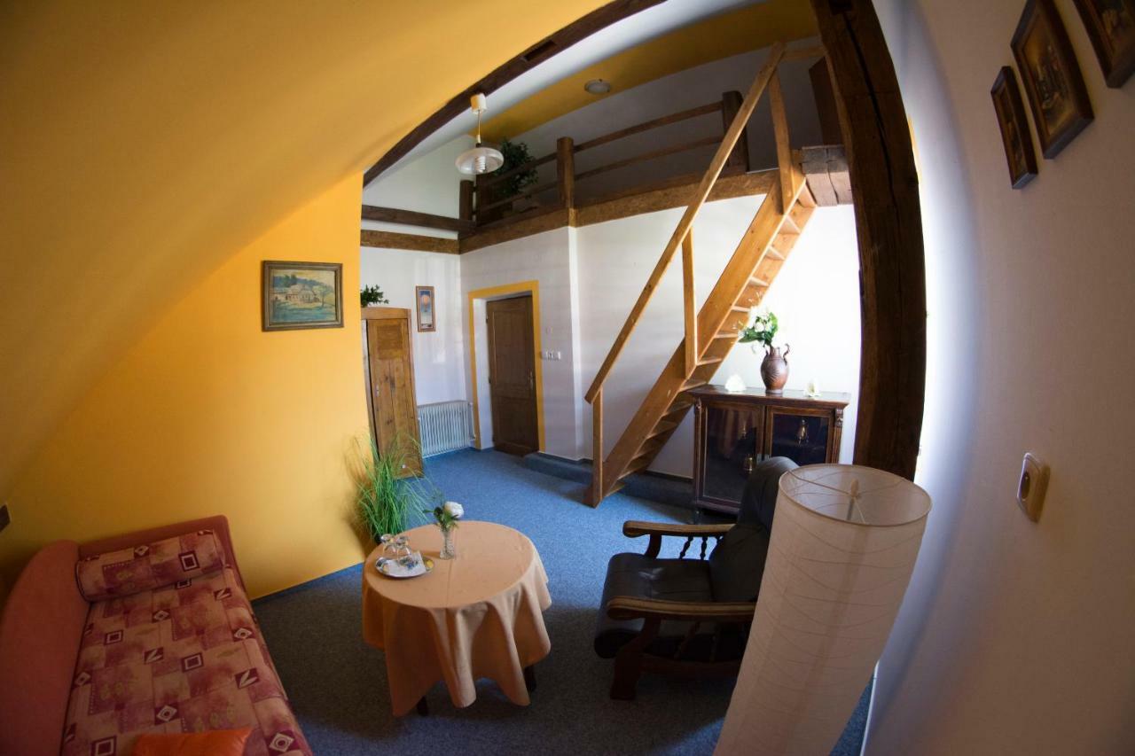 Penzion Kamenny Dvur Vimperk Exteriör bild