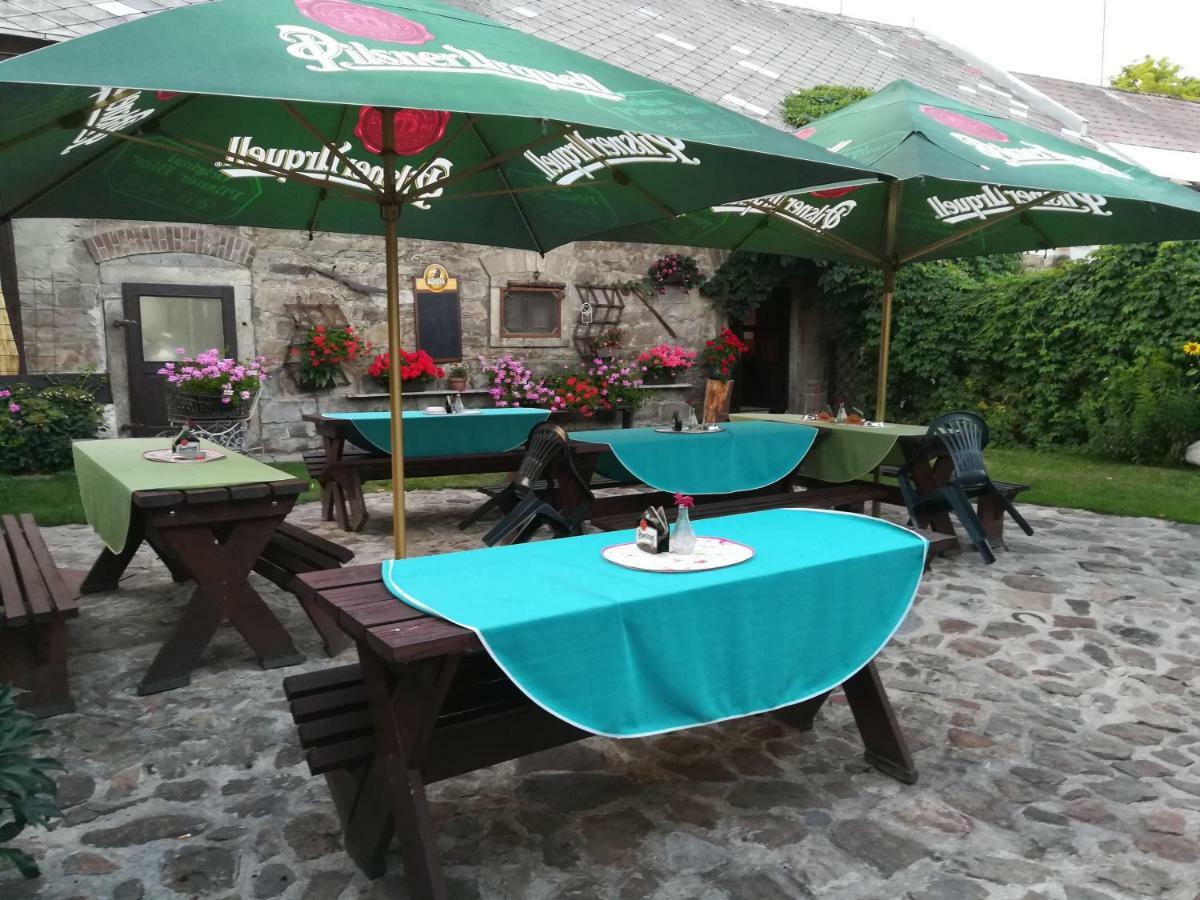 Penzion Kamenny Dvur Vimperk Exteriör bild