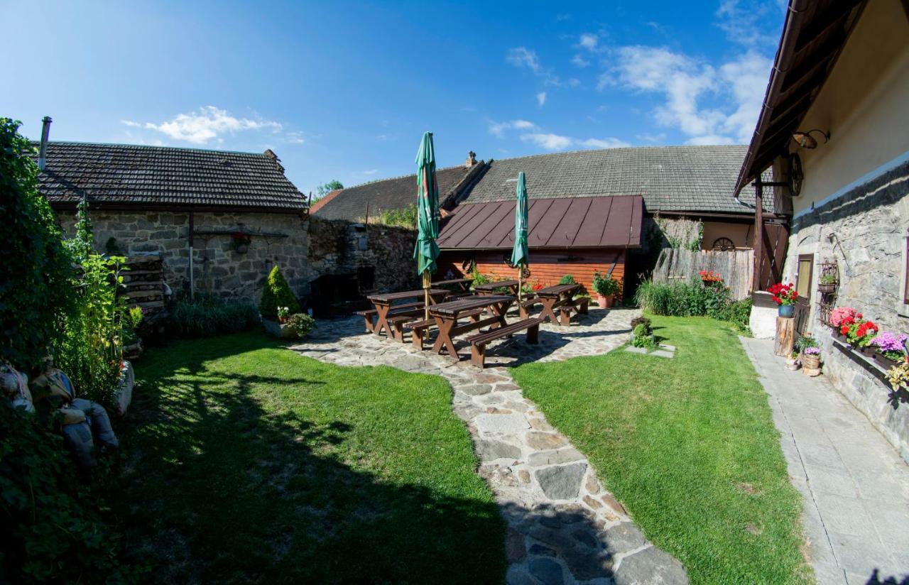 Penzion Kamenny Dvur Vimperk Exteriör bild