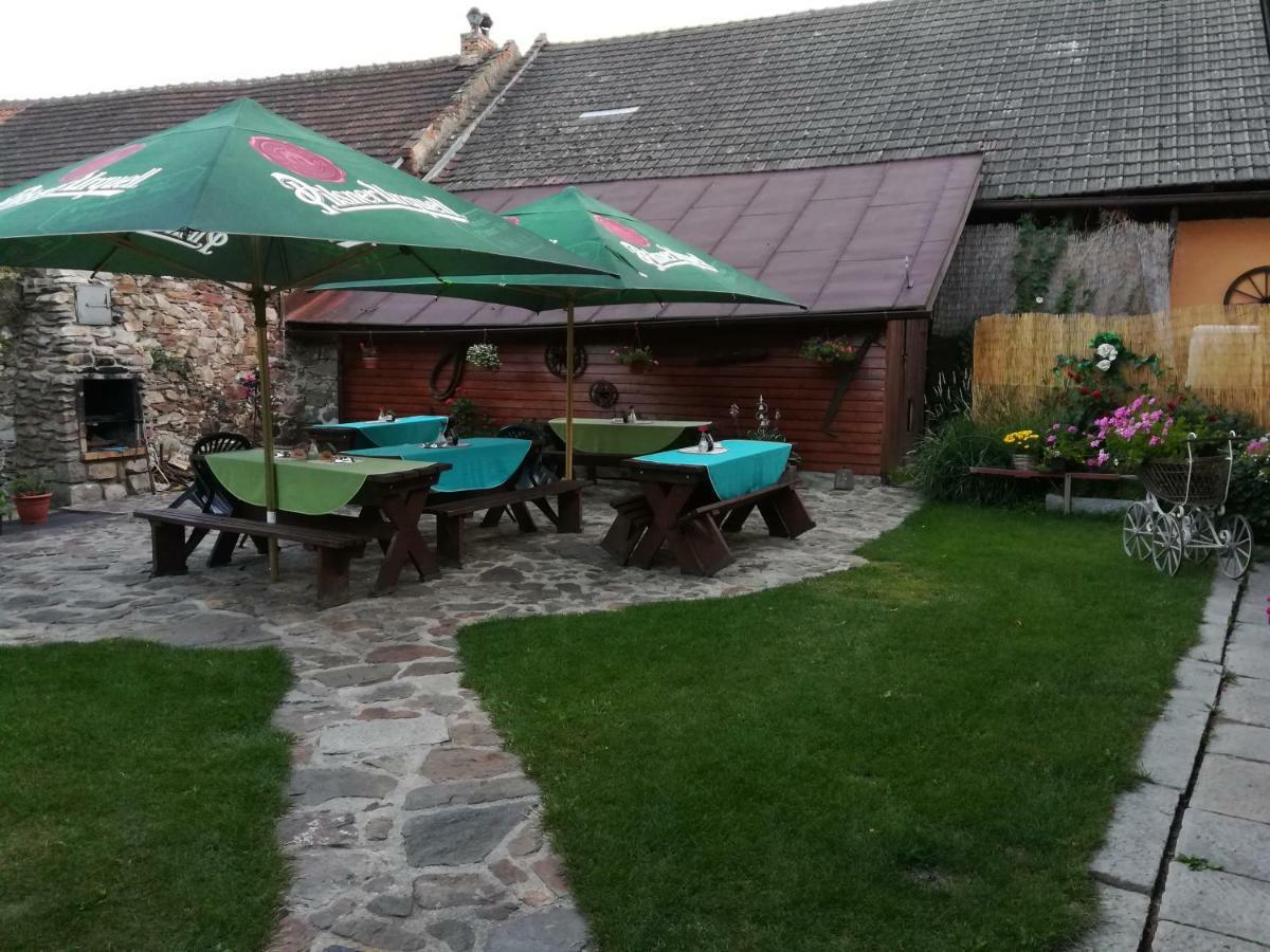 Penzion Kamenny Dvur Vimperk Exteriör bild